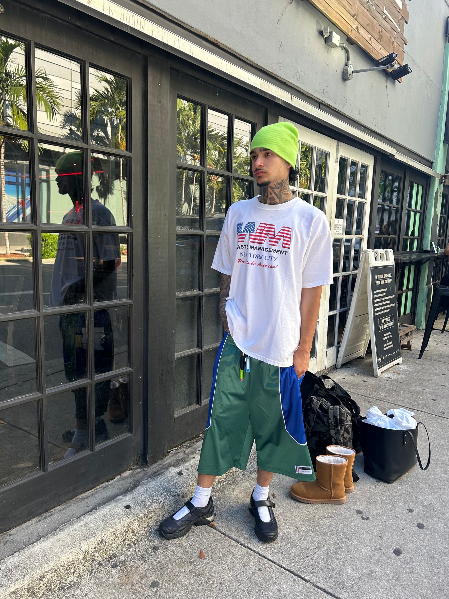 Douchebag lounge green